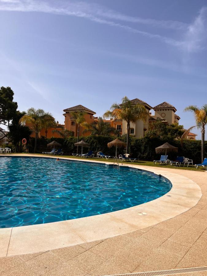 Vistas Al Mar Marbella Del Este Extérieur photo
